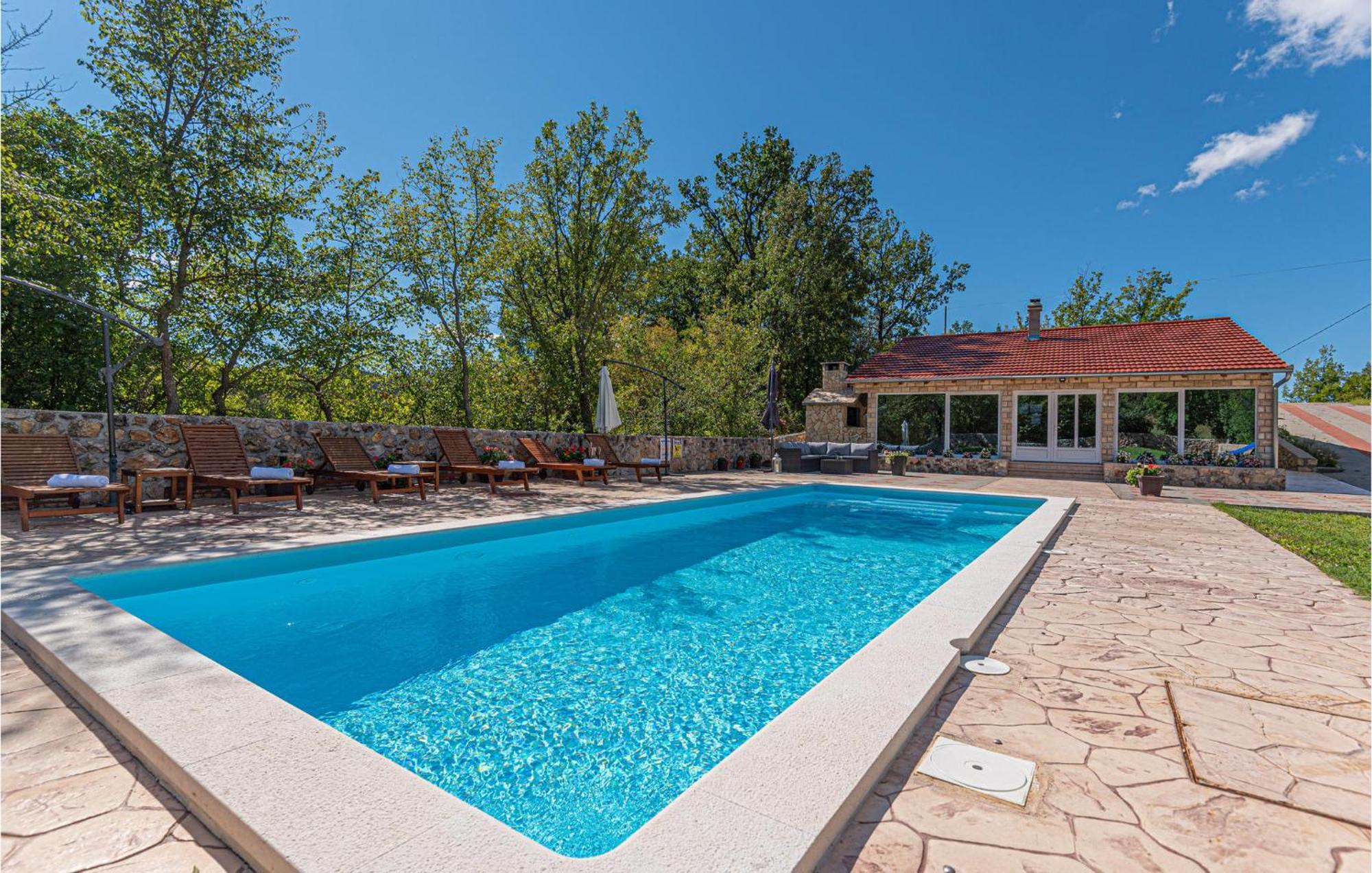 Gorgeous Home In Knin With Kitchen Kovacic 外观 照片