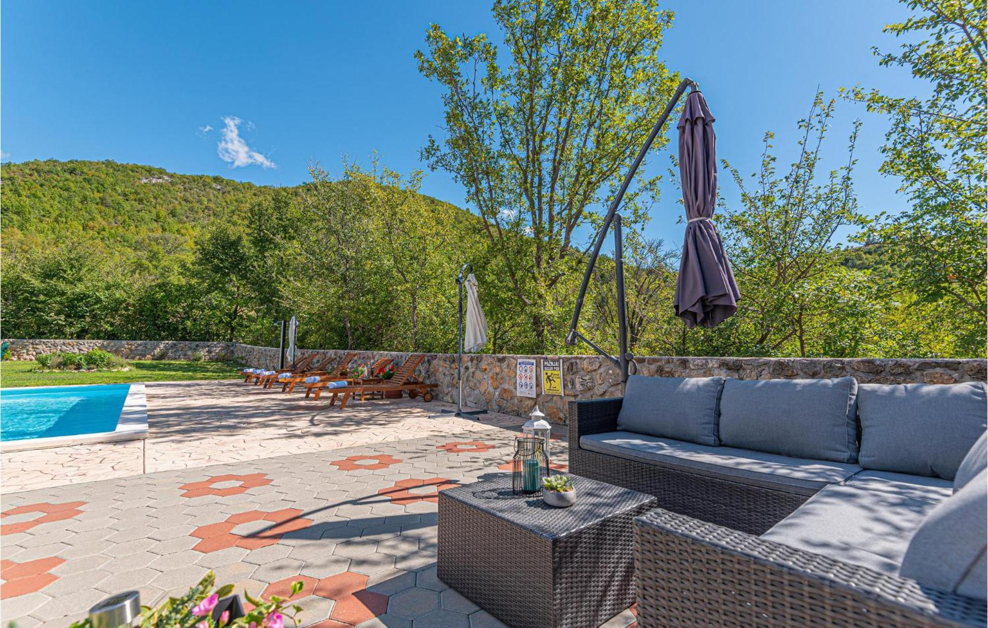 Gorgeous Home In Knin With Kitchen Kovacic 外观 照片
