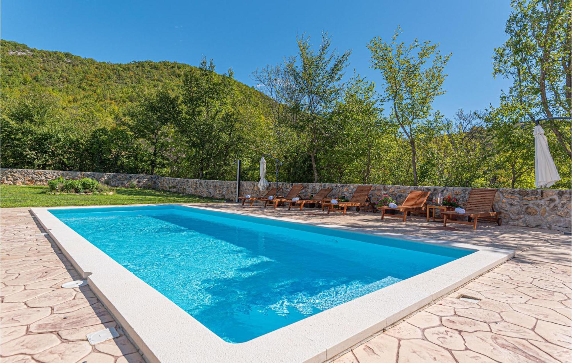 Gorgeous Home In Knin With Kitchen Kovacic 外观 照片