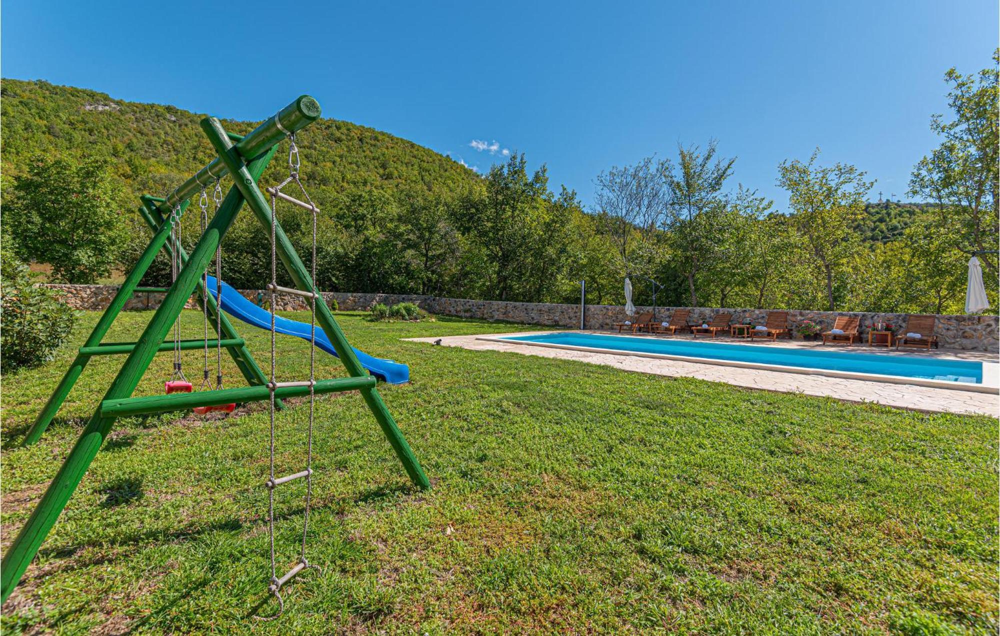 Gorgeous Home In Knin With Kitchen Kovacic 外观 照片